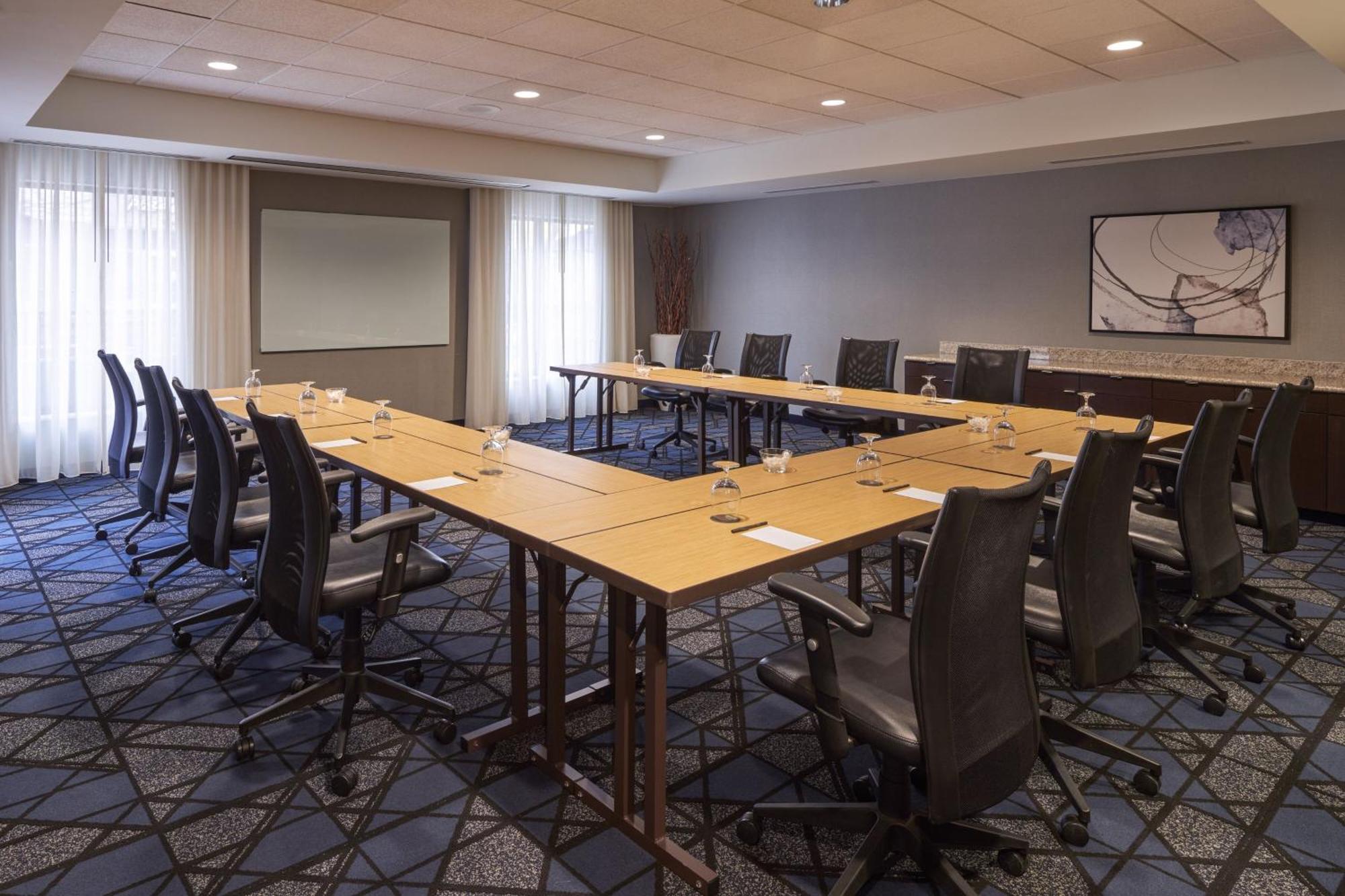 Courtyard By Marriott Glassboro Rowan University Exterior photo
