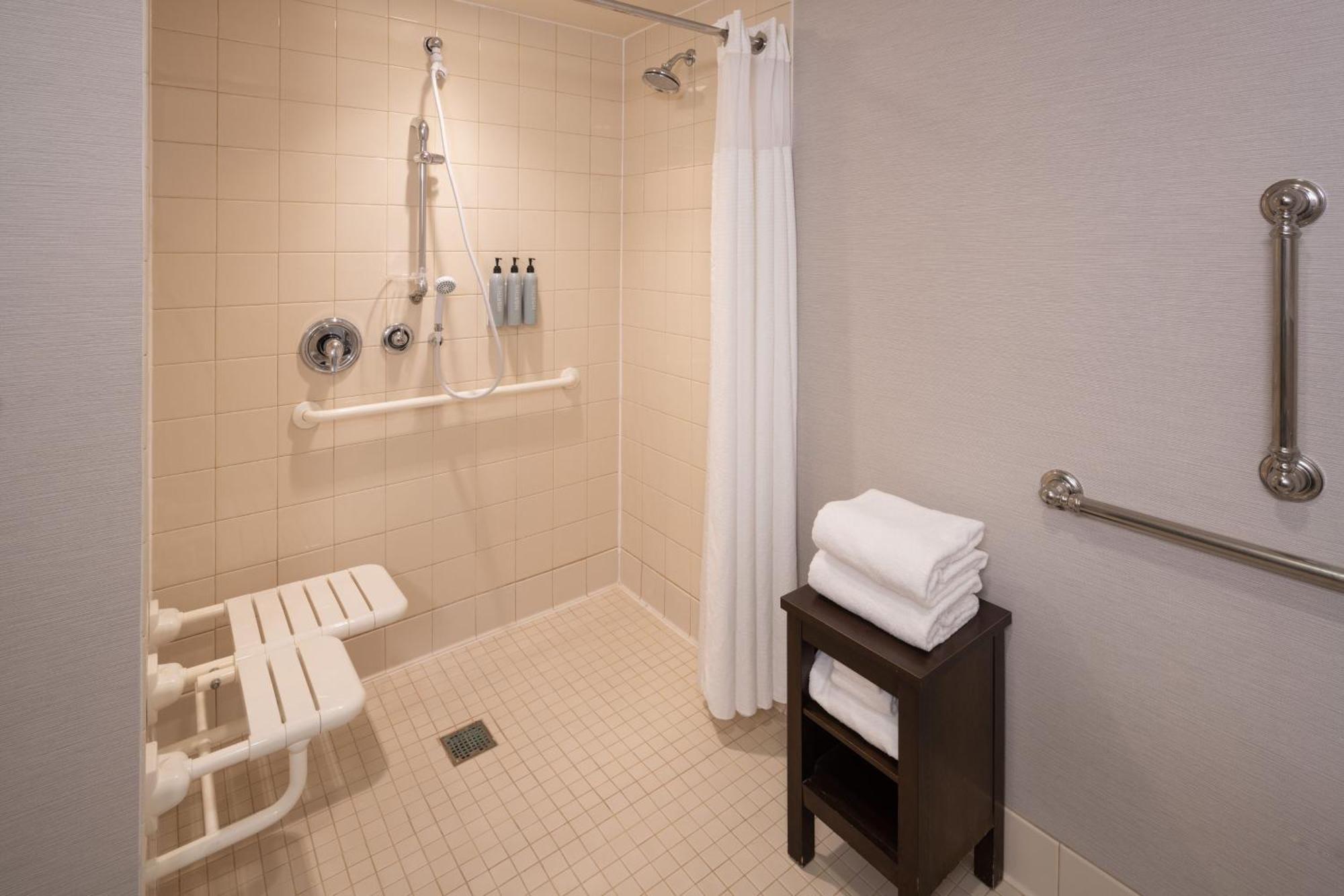 Courtyard By Marriott Glassboro Rowan University Exterior photo