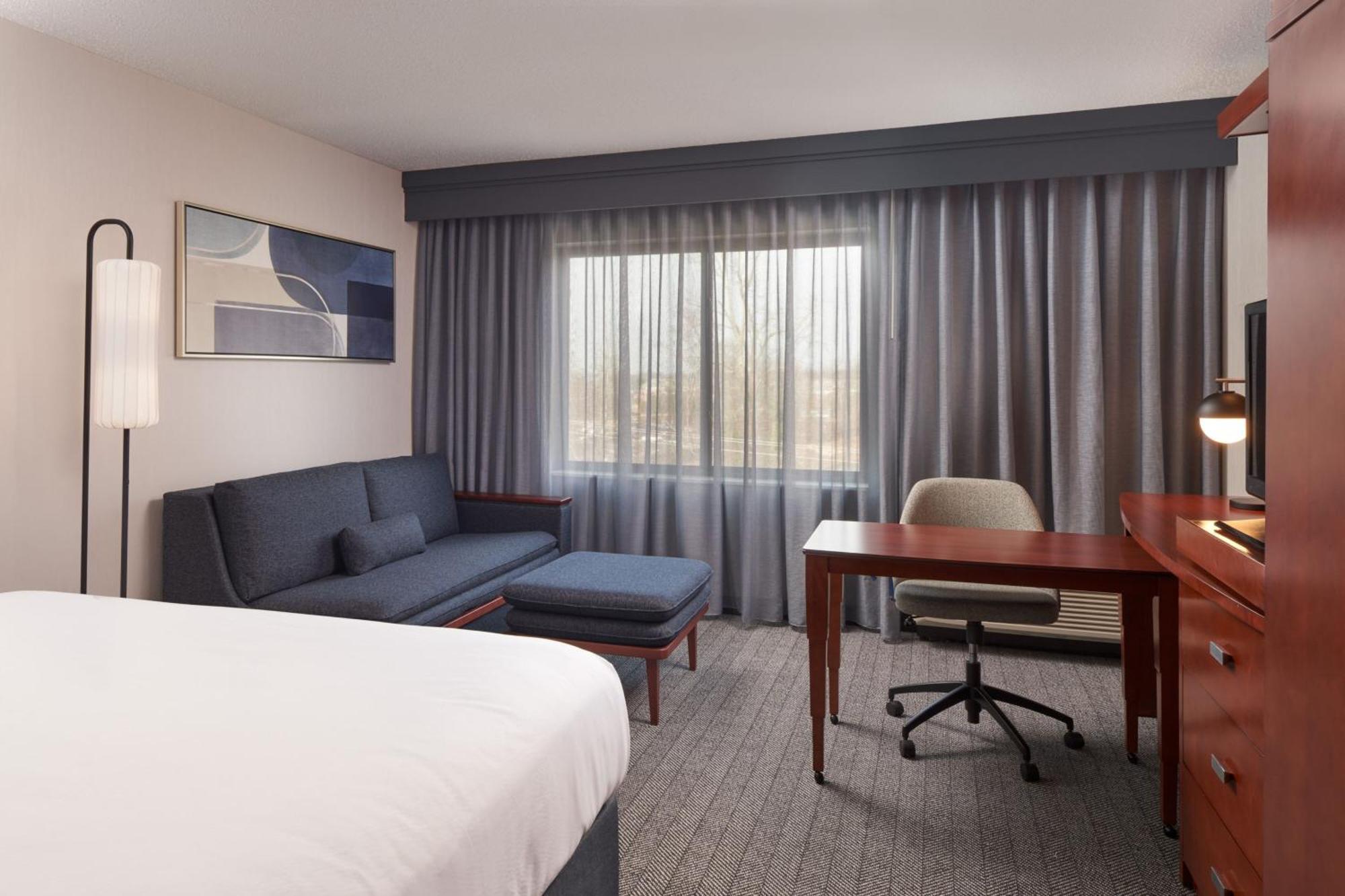 Courtyard By Marriott Glassboro Rowan University Exterior photo